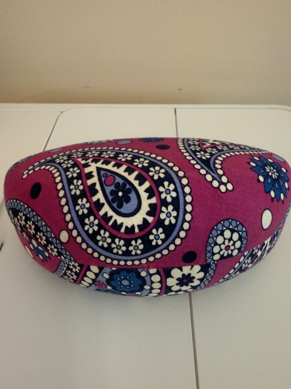 Vera Bradley clamshell‎ hard eyeglass case in retired Boisonberrypattern